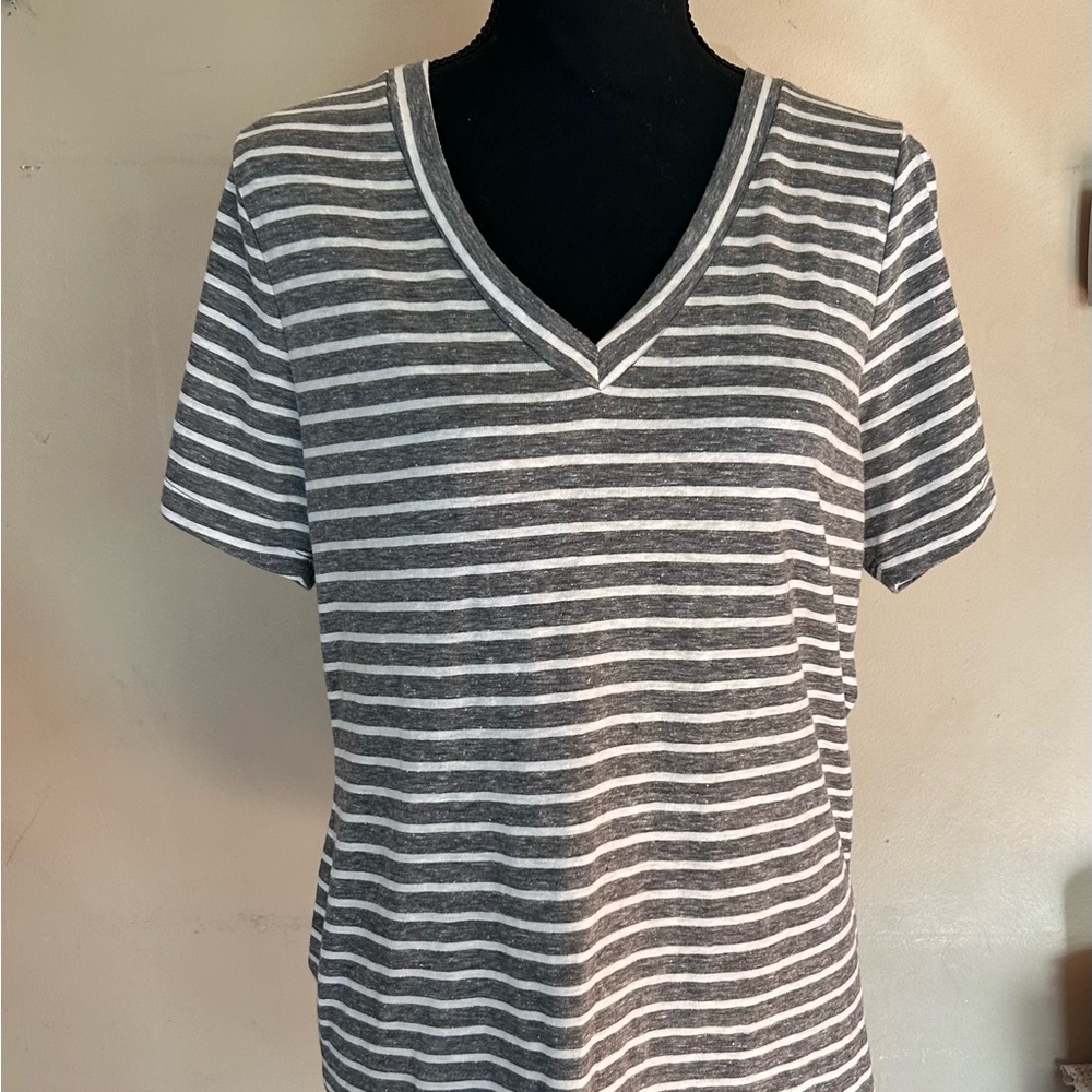 Old Navy Gray and White Striped V-Neck T-Shirt